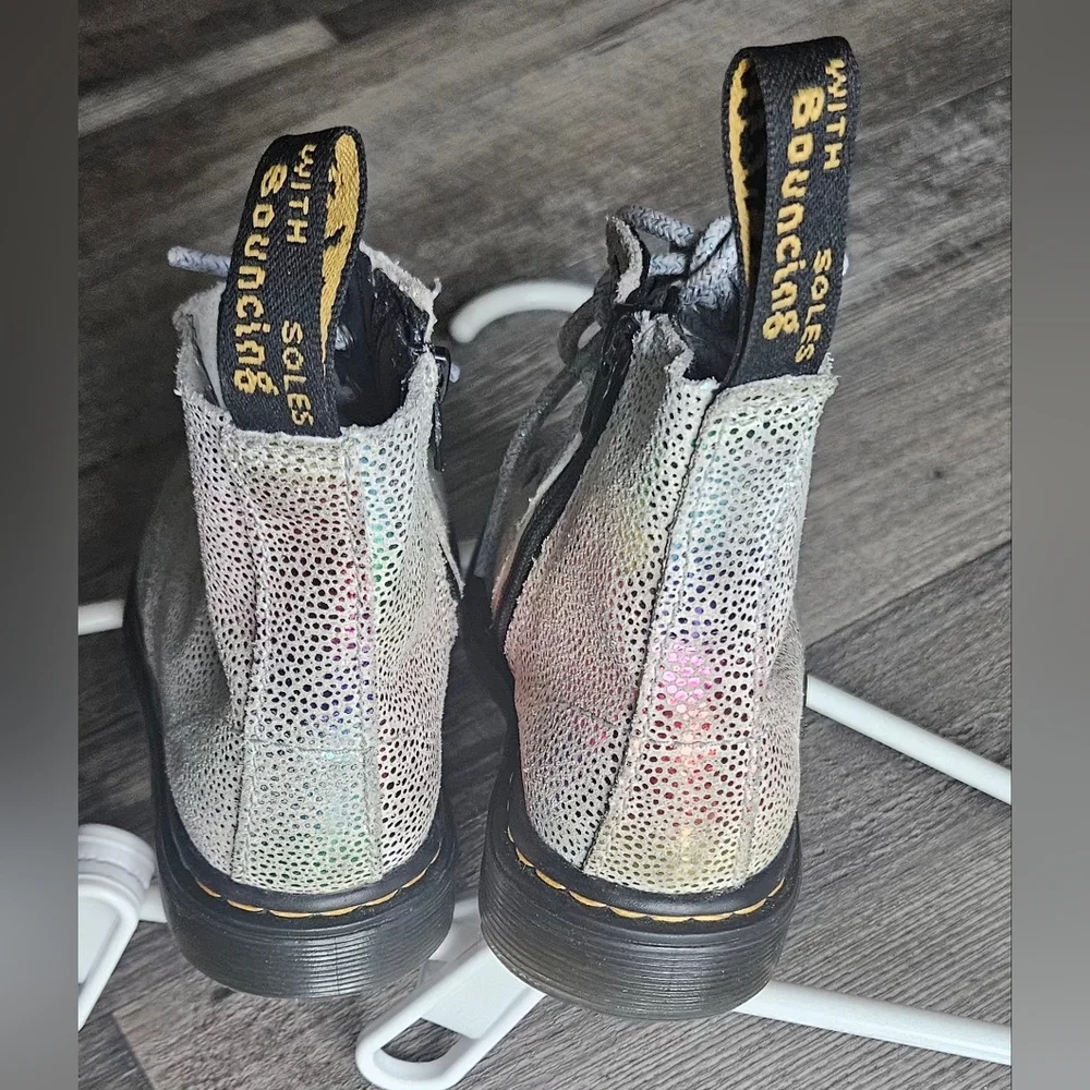 🩷💜Dr. Martens‎ Zip Boots Size 8 Pascal T 🩵💛
